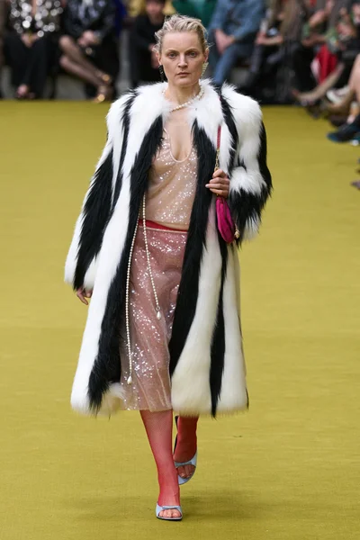 Look 53